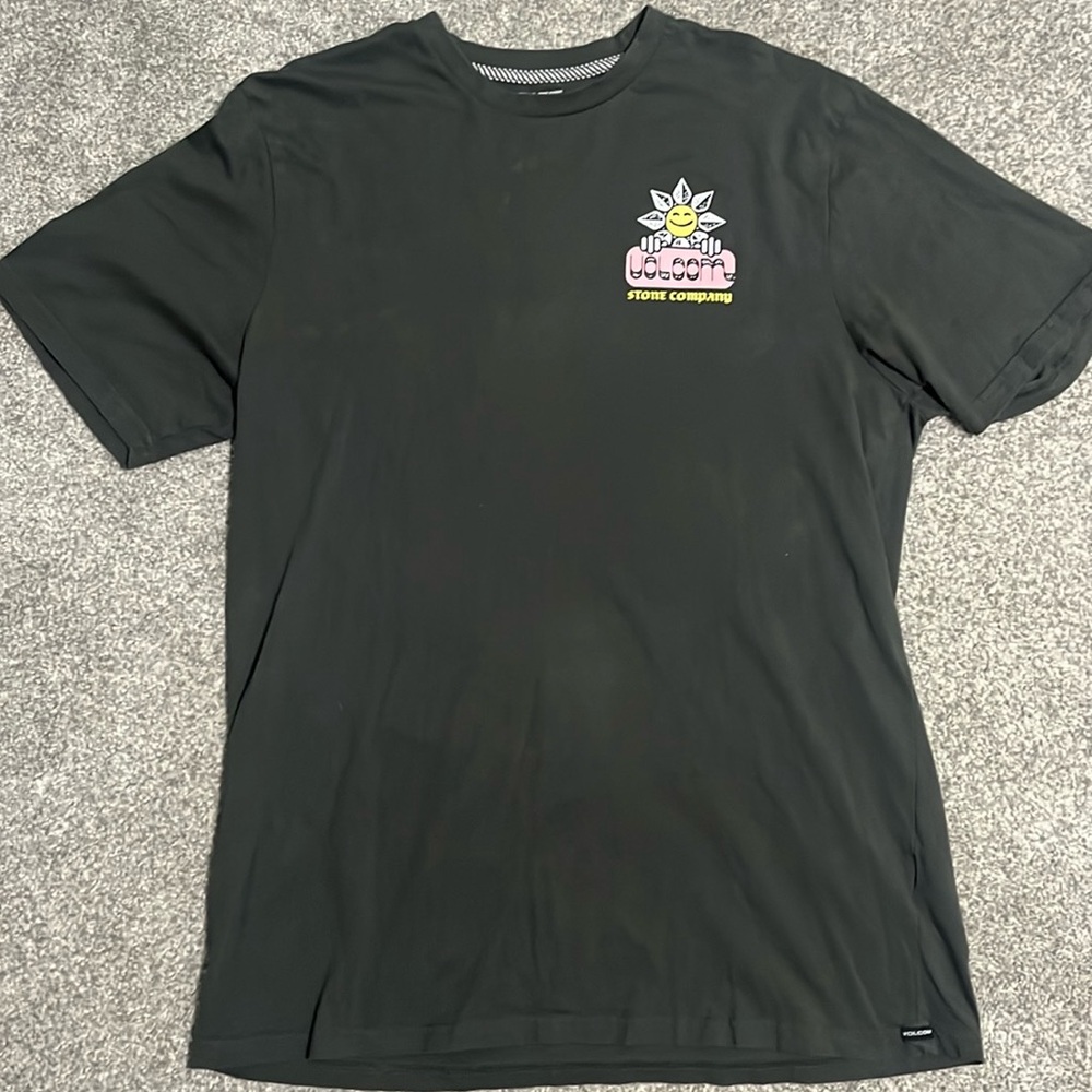 Men’s Volcom tee